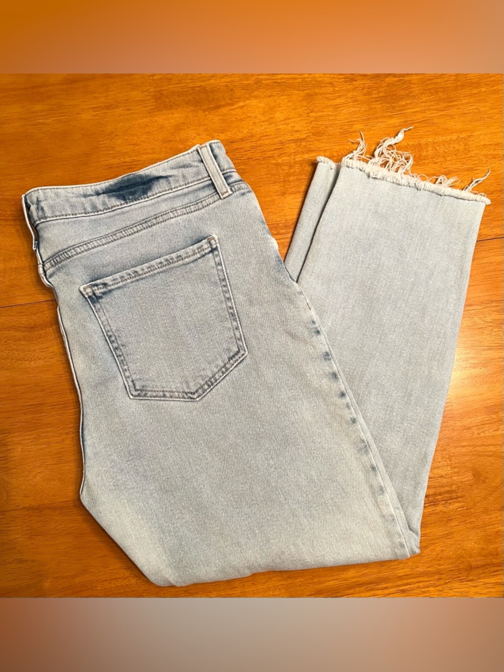 Forever 21 Light Blue Cropped Frayed-Hem Jeans Pockets Size 31